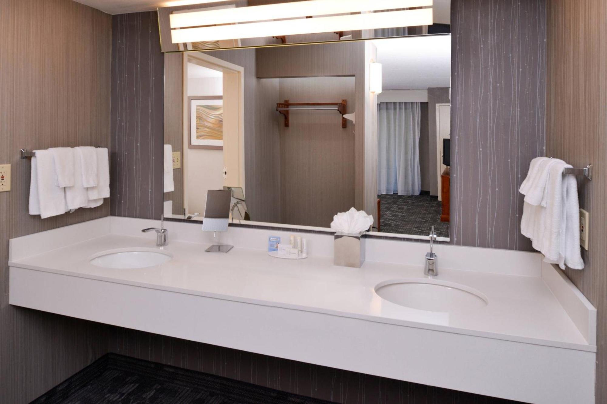 Courtyard By Marriott Charlotte Gastonia Hotel Ngoại thất bức ảnh