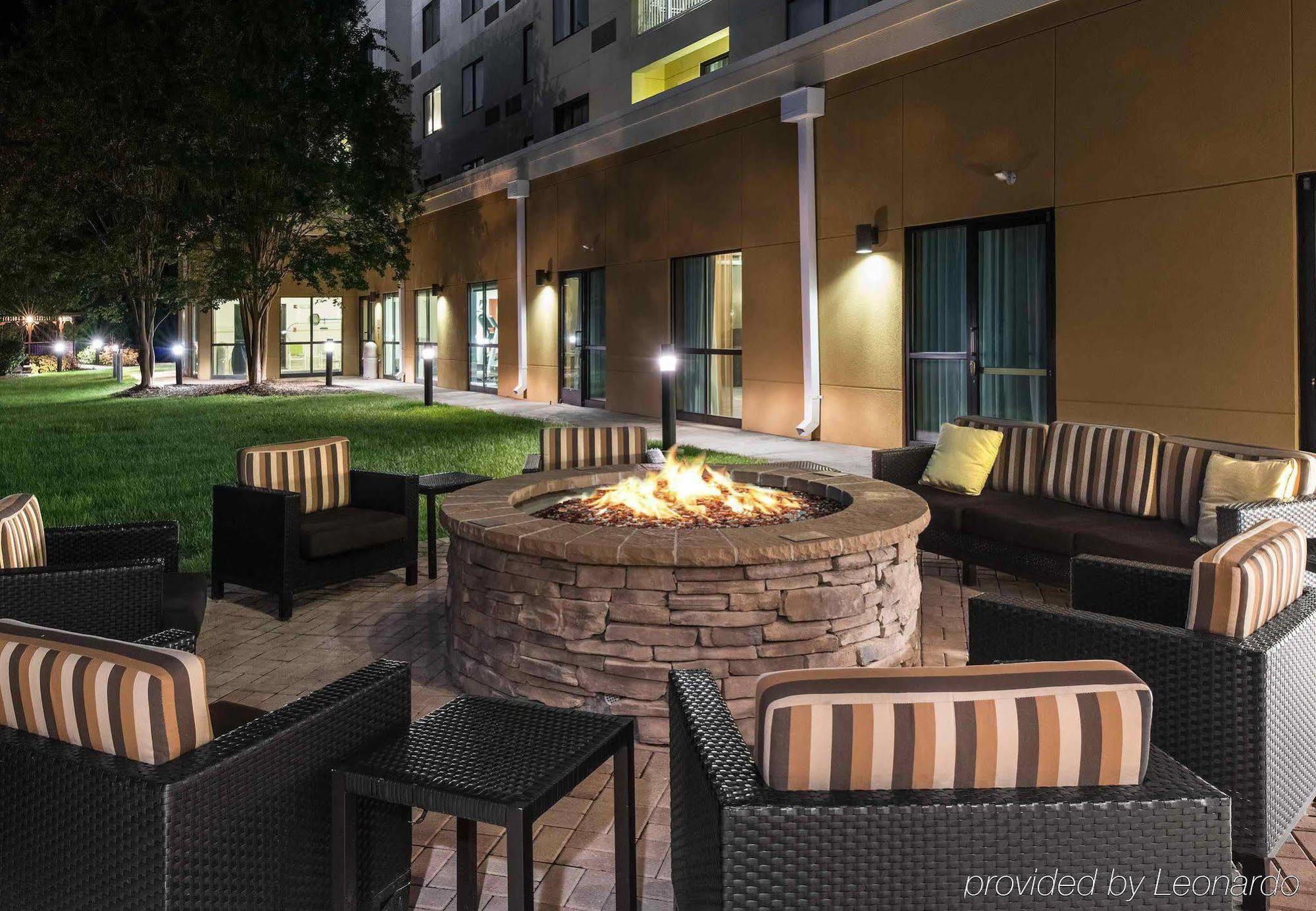 Courtyard By Marriott Charlotte Gastonia Hotel Ngoại thất bức ảnh
